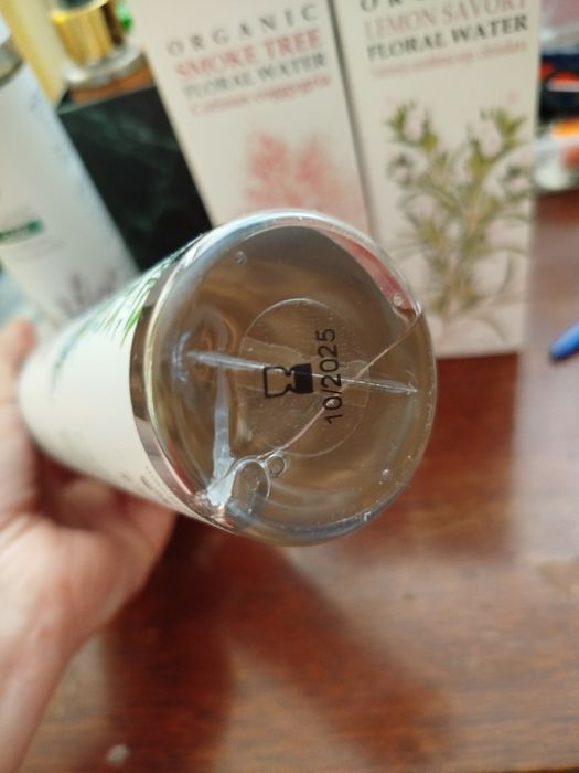 Нови флорални води на essences