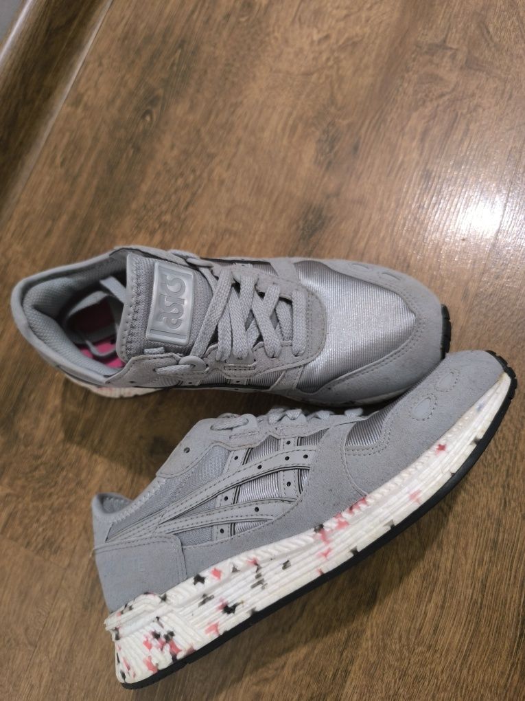 Asics HyperGEL-LYTE 37.5