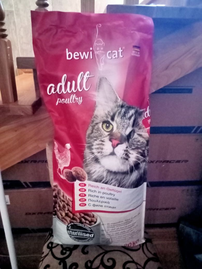 Продам корм для кошек Bewi cat