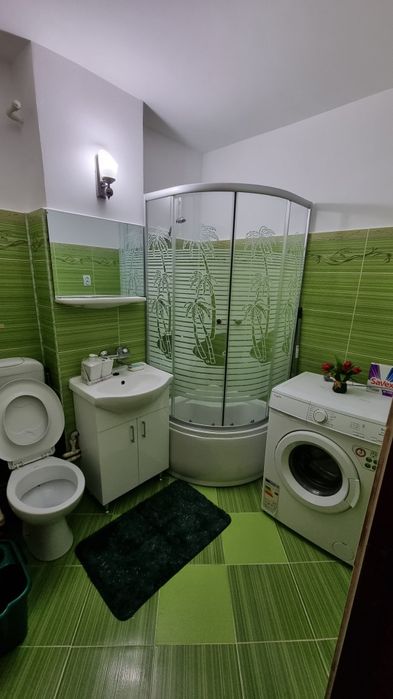 Închiriez garsoniera confort 1