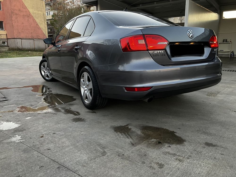 VW Jetta 1.6 TDI 105 к.c. BLUEMOTION