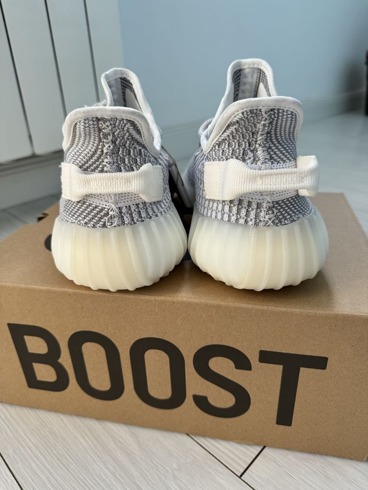 Vând Adidas Yzy 350 Boost