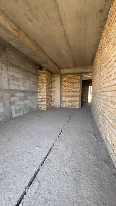 Эшангузар новостройка 140 КВ , квартира коробка