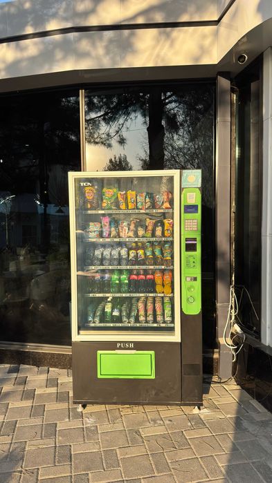 vending savdo avtomati (ichimlik va yeguliklar uchun). b/u