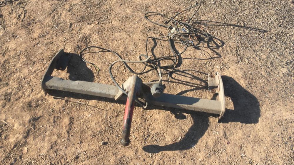 Продам фаркоп Dodge caravan