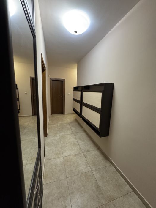 Тристаен апартамент под наем.