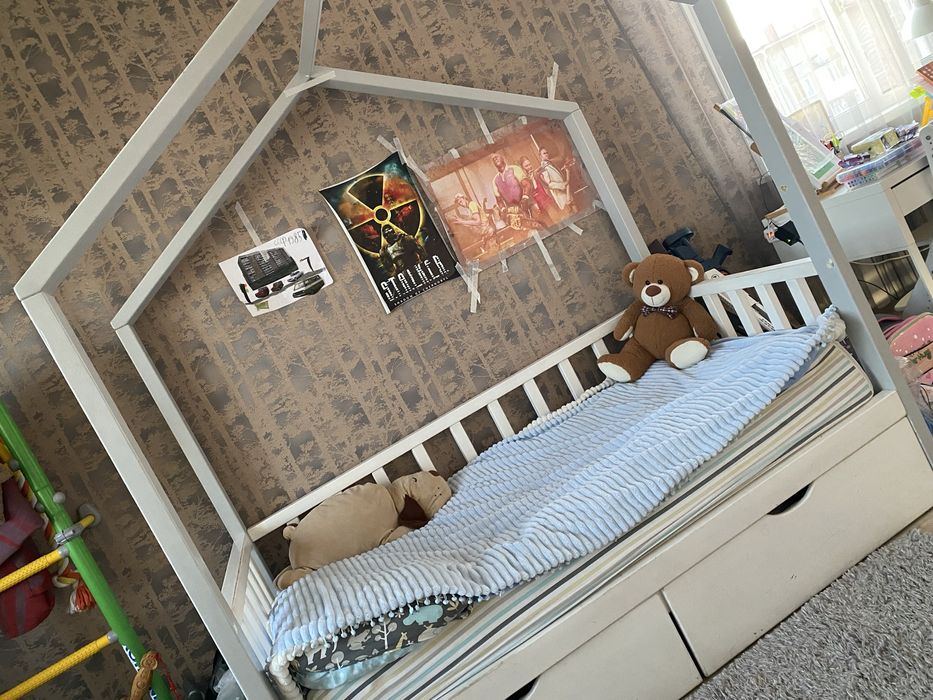 Продаю детские кровати домики (размер спального места 160/80) с ящик