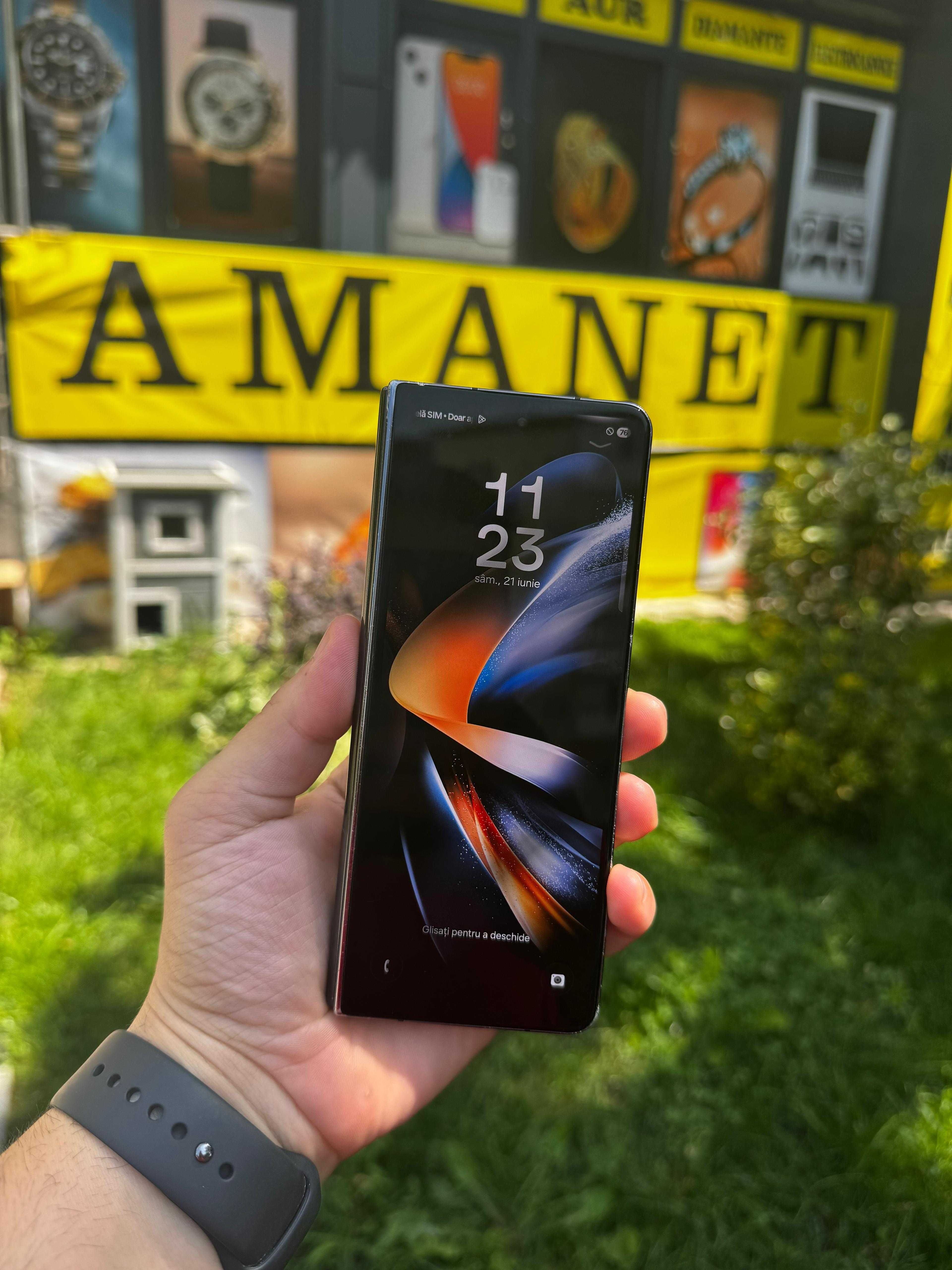 Samsung Galaxy Z Fold 4 / 12GB RAM / 256GB - Functioneaza Impecabil