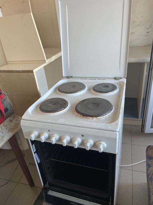 Печка с фурна-Индезит