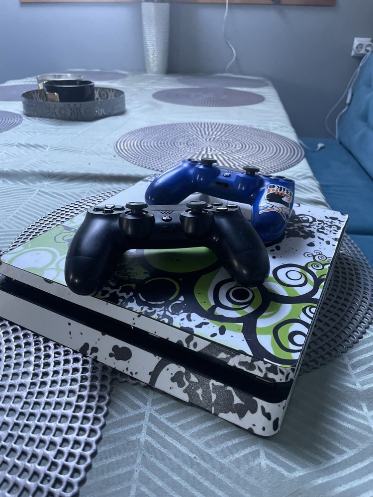 Ps4+ volan cu pedale+ 15 jocuri