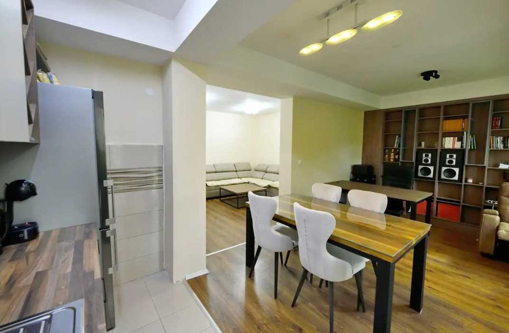 Дава се под наем Двустаен апартамент в Пловдив, Кючук Париж - 83 кв.м за 331.5 € - Снимка #2