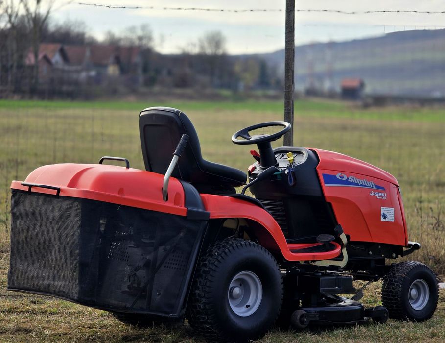 Tractoras gazon iarba Prof 2 cutite Iseki 19.5 cp Briggs and Stratton!