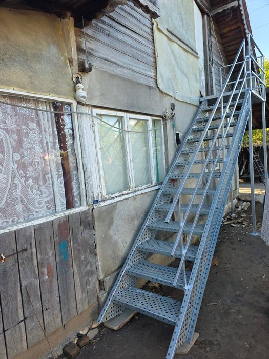 Scări metalice profesionale