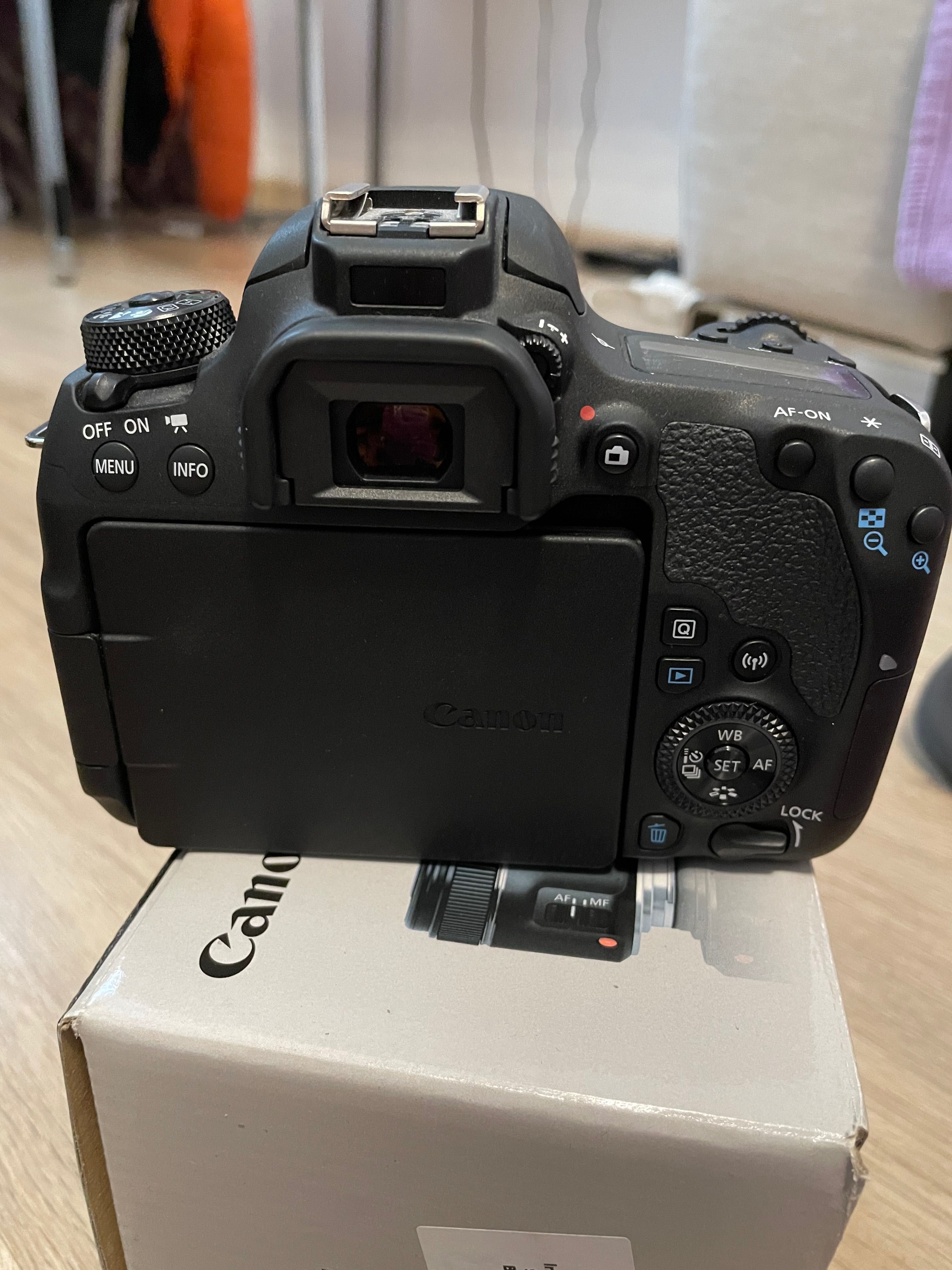 Canon DSLR EOS 77D complet stare impecabila sau pe bucati