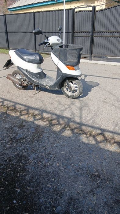 Продам скутер хонда находится в Карабулаке