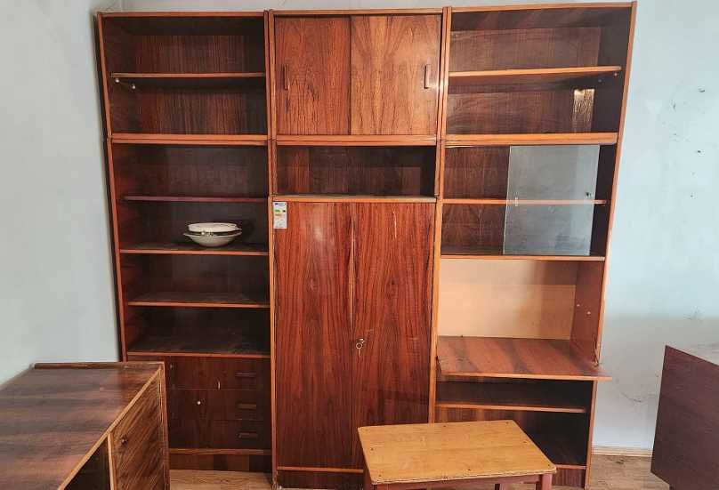 Debarasări • Mutări • Transport Mobilă • Golire Apartamente