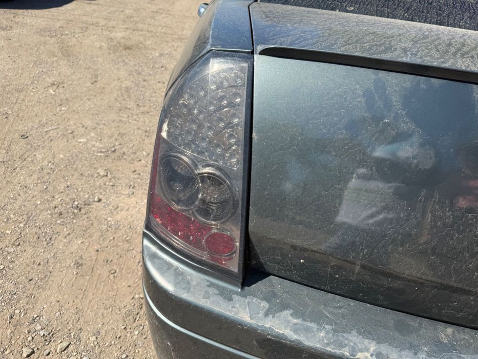 На части Chrysler 300c 2.7 auto 2006 година