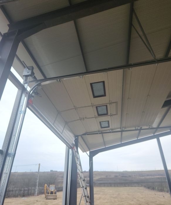 Usa de garaj/ usi secționale/ usi tip rulou / porți de garaj