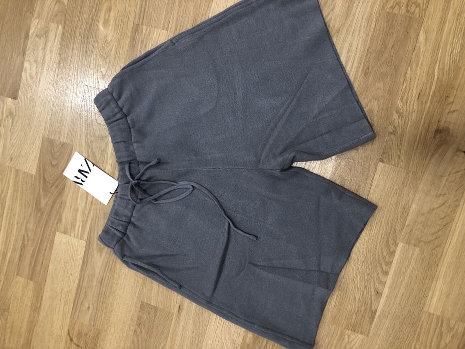 Pantaloni scurti zara cu eticheta S