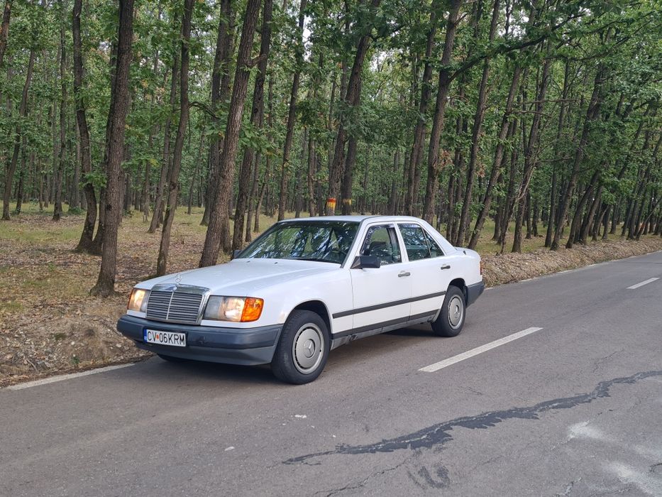 Mercedes W124 200E