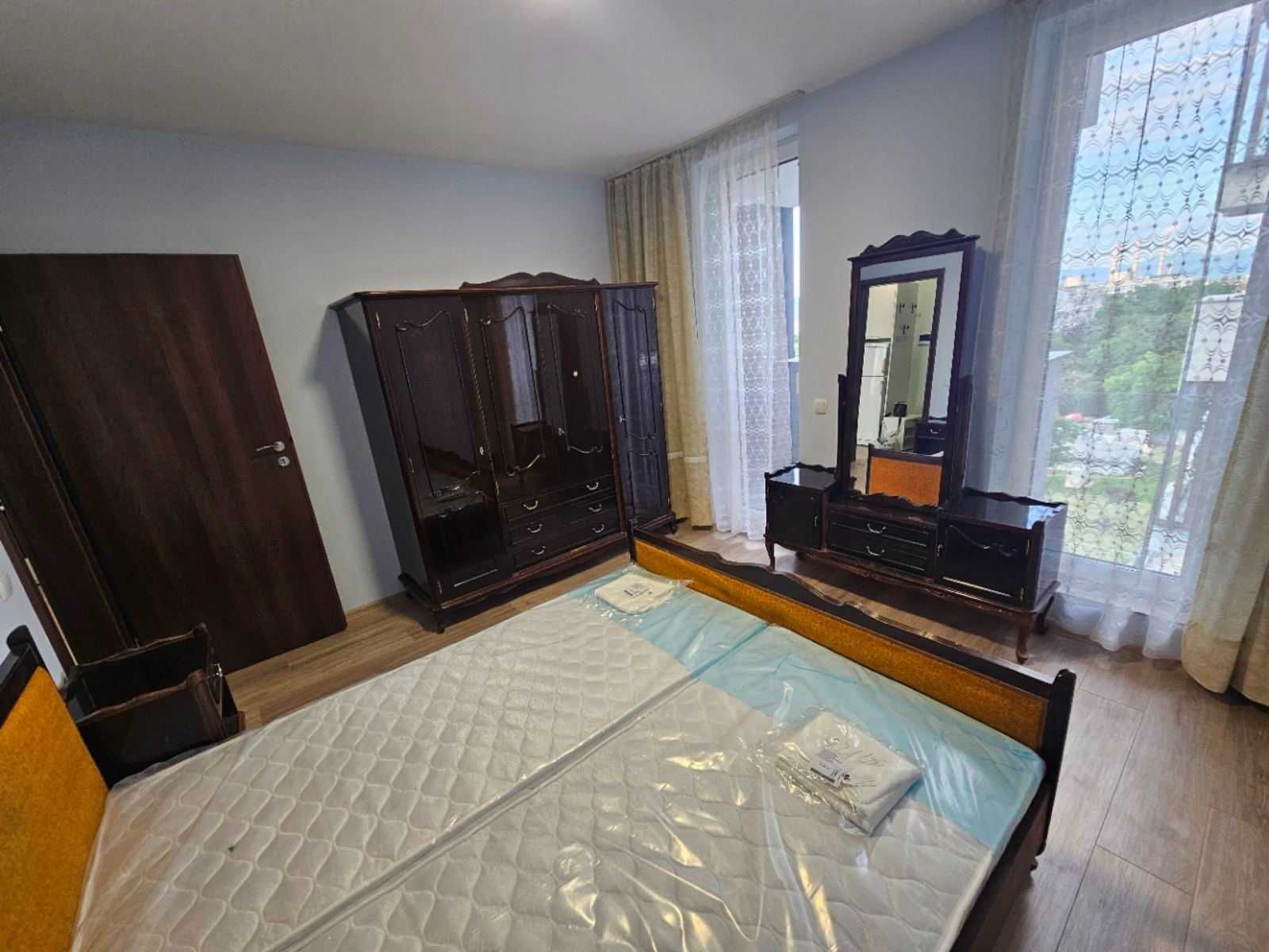 Продавам спалня комплект