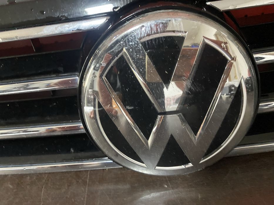 Grila radiator Vw Passat B8 nonfacelift cu distronic/ acc
