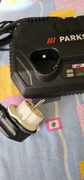 Incarcator dublu pentru baterii Parkside 12V