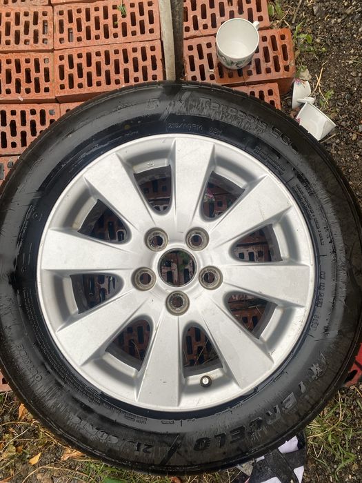 Покрышка на тайота камри