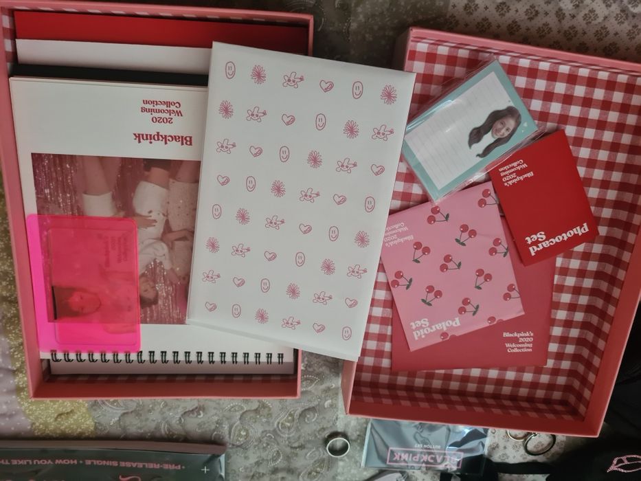 Blackpink - албуми, книги, картички, значки