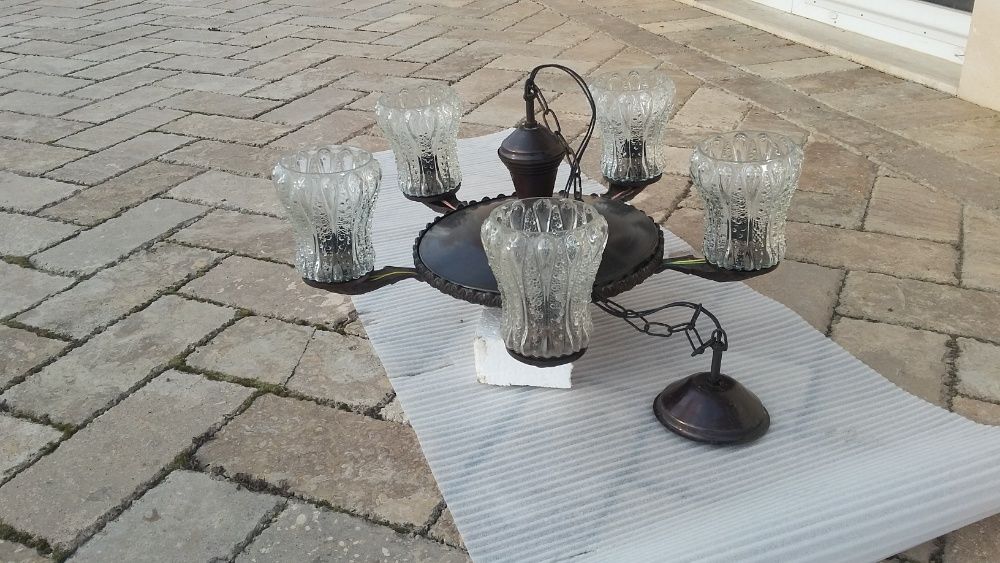 Lustra, candelabru 5 brate, bronz antichizat, abajururi sticla,Ø:60 cm