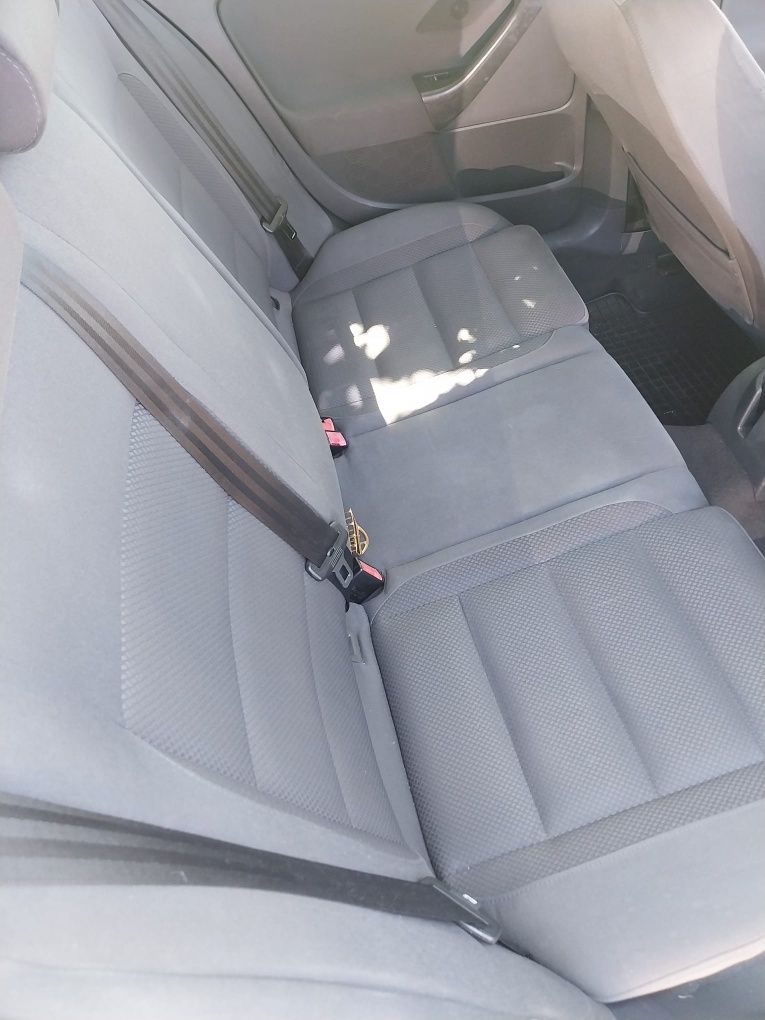 Vând golf 5 139.000 km reali verificați