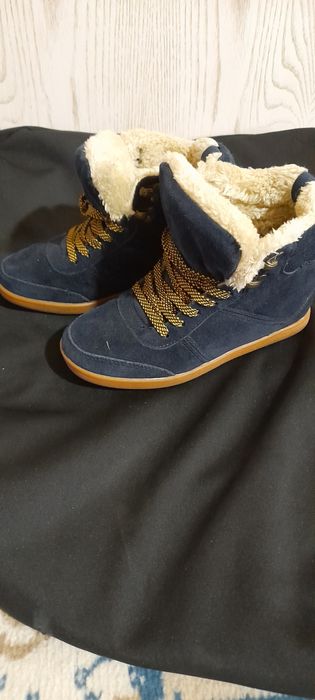 Зимный кроссовка сатылады