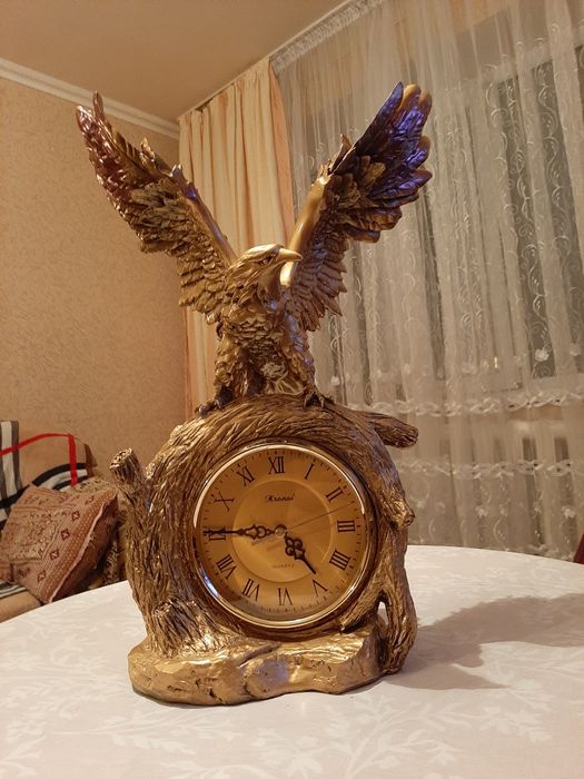 Часы в виде Орла