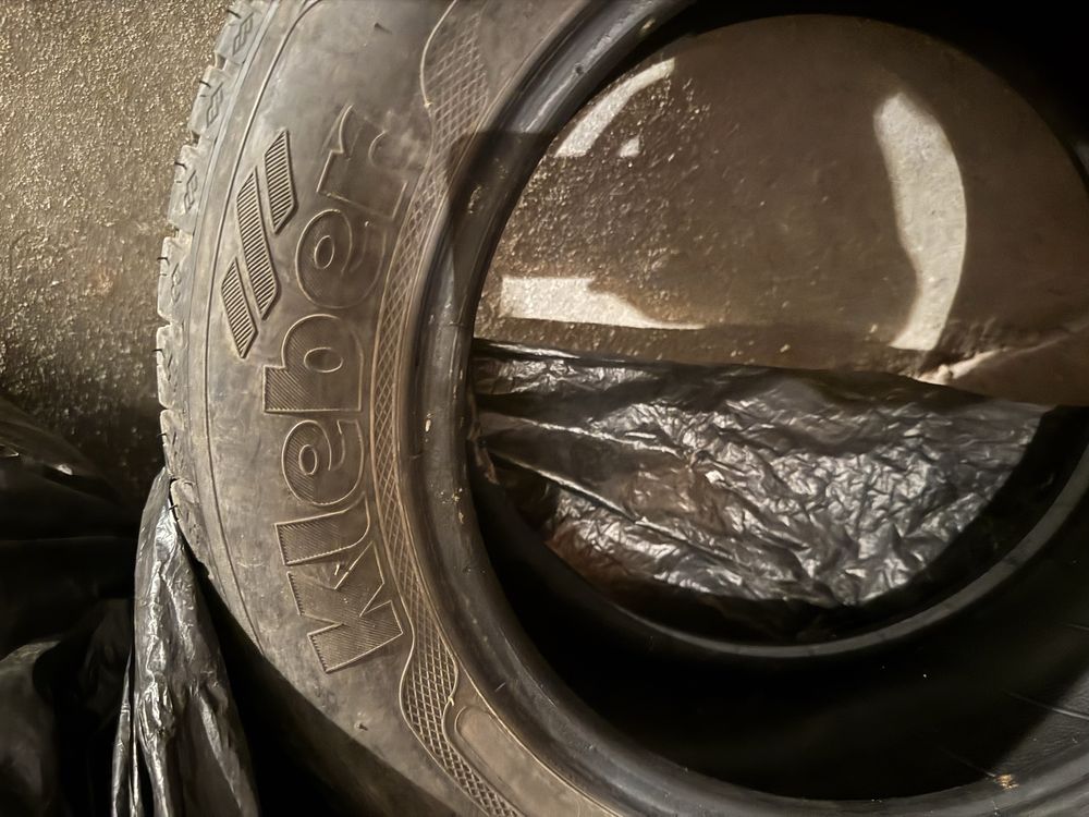 2бр.гуми  Клебер R15 и кора за  Mercedes 220D,