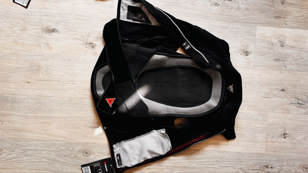 Vand protectie spate Dainese  NOU Marime M ski/ motor / bicicleta