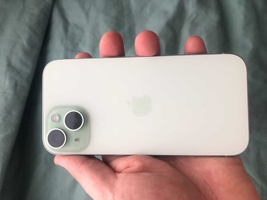 Продам IPhone 15 Green
