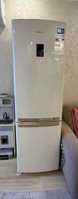 Продам холодильник Samsung