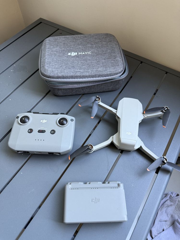 DJI Mini 2 fly more combo
