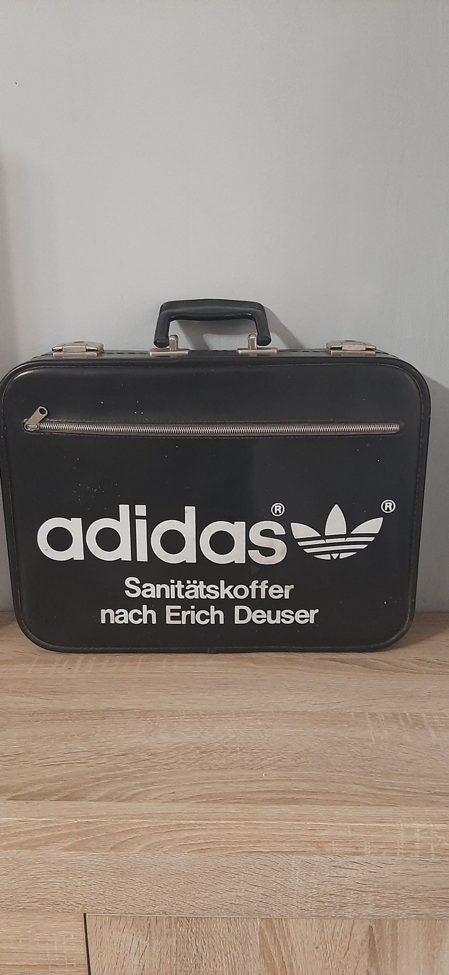 Лекарски Ретро винтидж  куфар ADIDAS Адидас