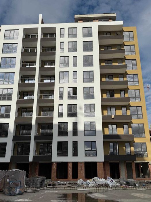 С АКТ 14! Тристаен апартамент - кв. Тракия