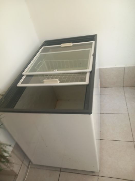 Ladă frigorifică tip vitrină Artic