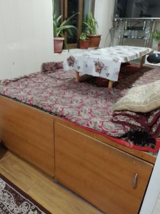 Uy sotiladi eski sergilida