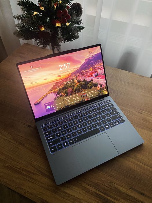 Laptop Lenovo IdeaPad Slim 5 13ARP10 AMD 7735HS 680M 16gb LPDDR5 512Gb