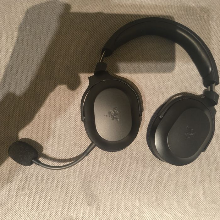 Vând căști gaming Razer Barracuda X