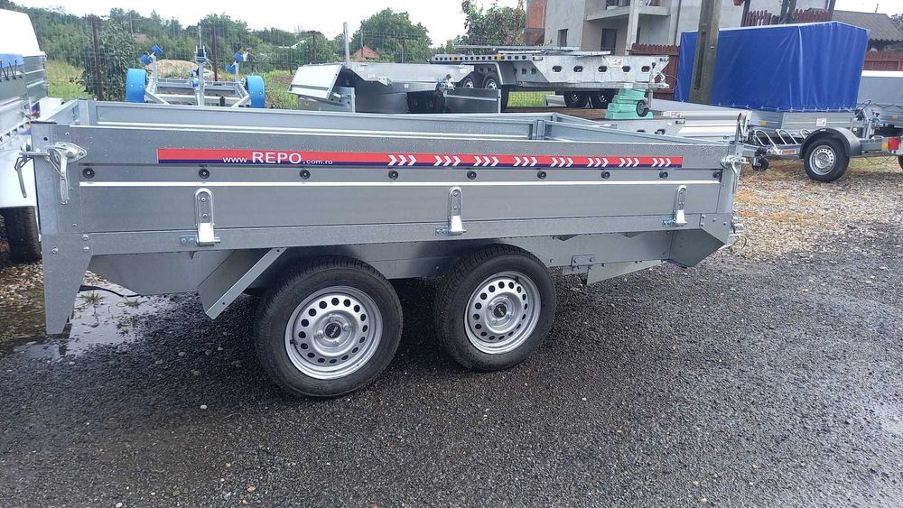 Remorca dreapta cu 2 axe cu 750 kg, noua, categ. B, posibilitate rate