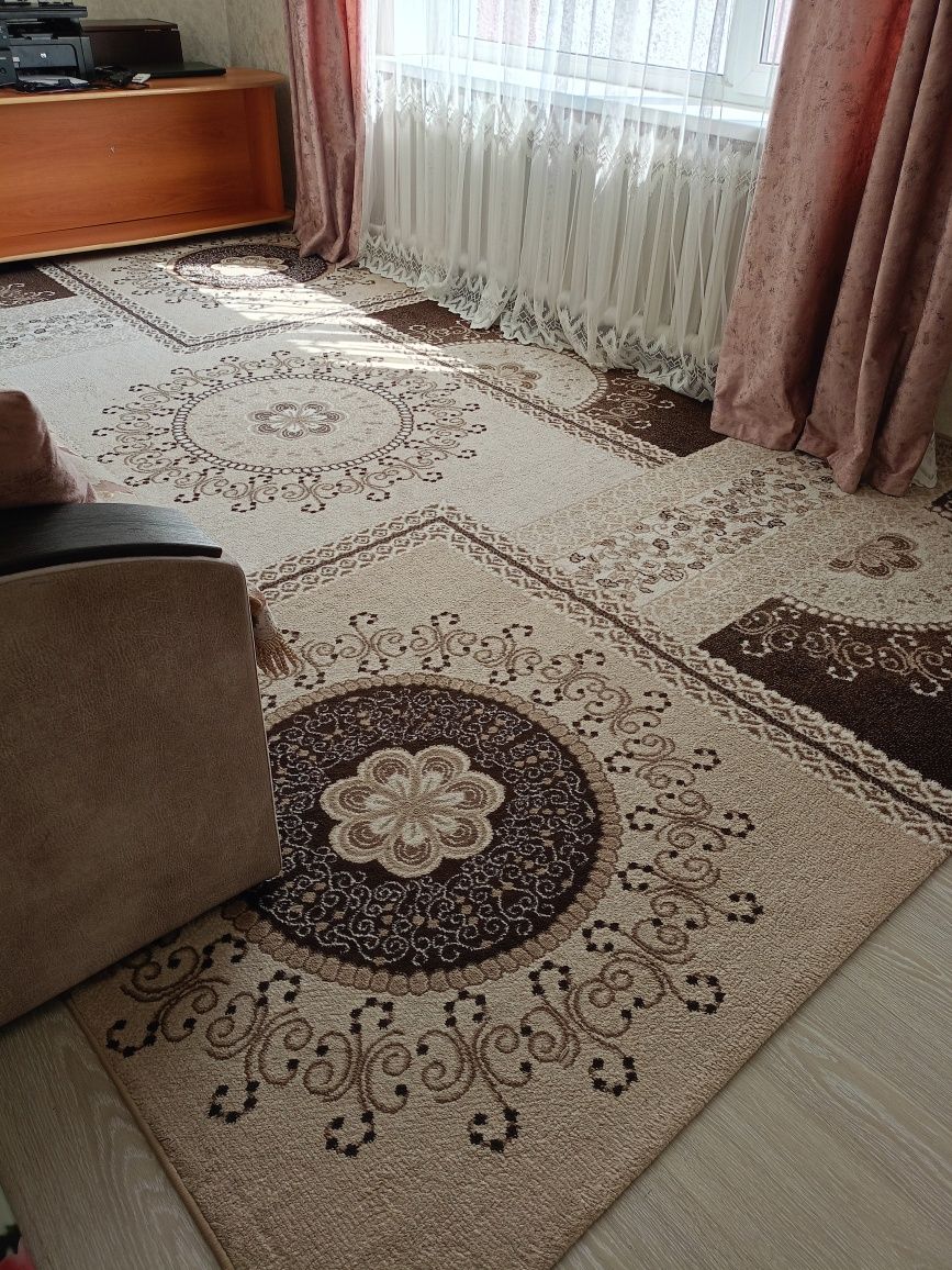 Продам ковёр в отличном состоянии