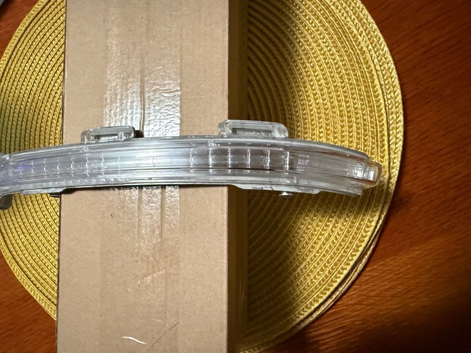 Оригинален Мигач за ляво огледало за Golf VII (MK7)