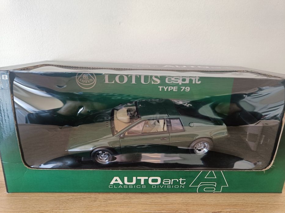 Lotus Esprit, Autoart 1:18