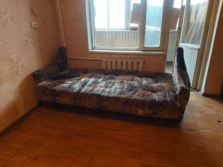 Срочно продаётся диван советский