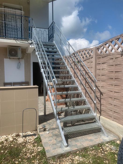 Scari zincate exterioare pe comanda